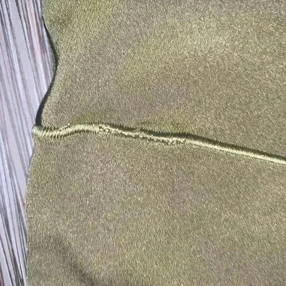 Offline by Aerie Green Real Me High Waisted V-Seam 7/8 Leggings Size S Short - Picture 11 of 11